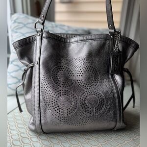COACH コーチ 14503496 AUDREY オードリー シルバーシグネチャー COACH コーチ 14503496 AUDREY オードリー シルバーシグネチャー